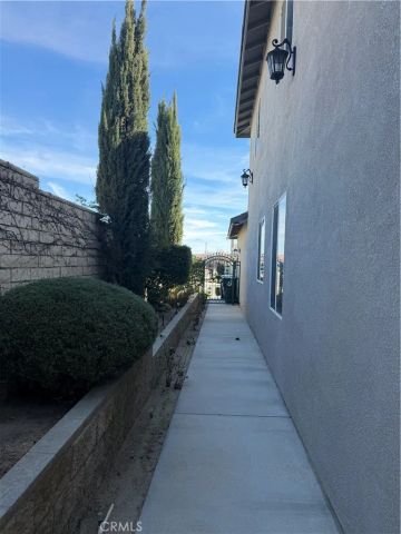 15082 Quicksilver Drive, Victorville, CA 92394