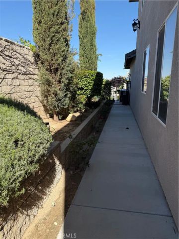 15082 Quicksilver Drive, Victorville, CA 92394