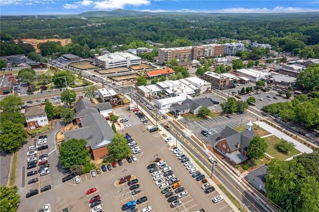 424 Montclair Court, Woodstock, GA 30188