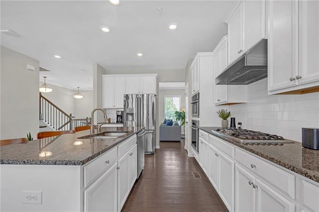 424 Montclair Court, Woodstock, GA 30188