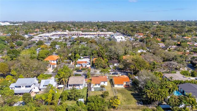 5730 SW 42nd Ter, South Miami, FL 33155