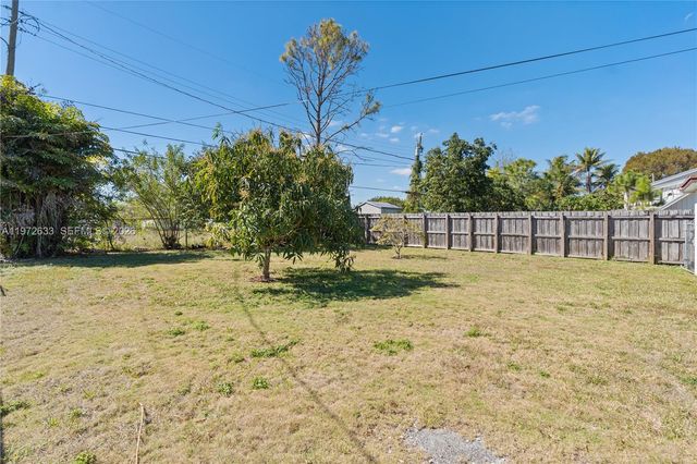 5730 SW 42nd Ter, South Miami, FL 33155