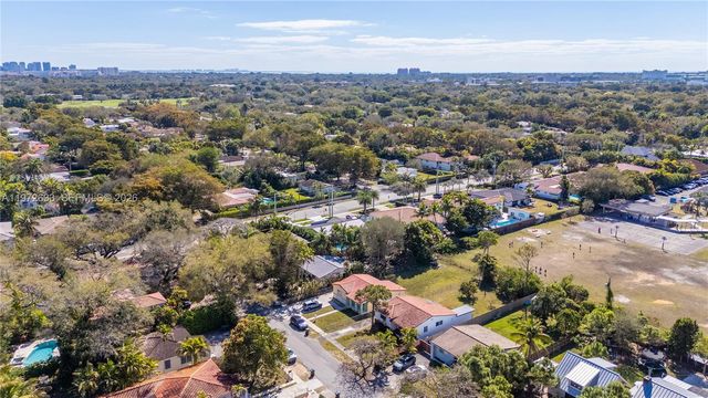 5730 SW 42nd Ter, South Miami, FL 33155