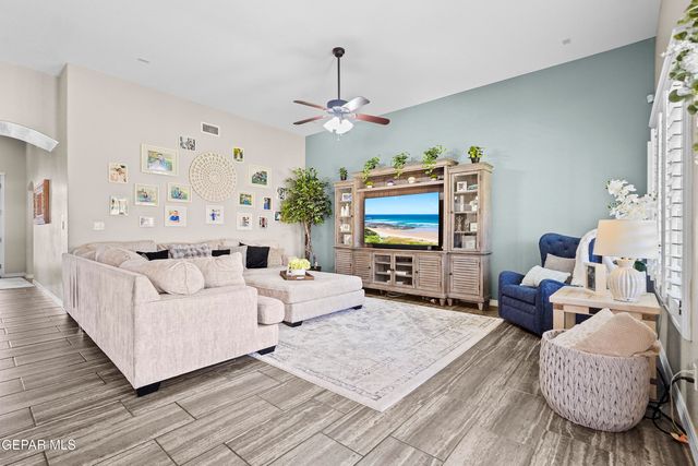 7880 Enchanted View Drive, El Paso, TX 79911