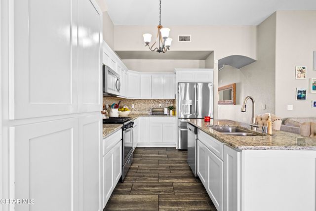 7880 Enchanted View Drive, El Paso, TX 79911