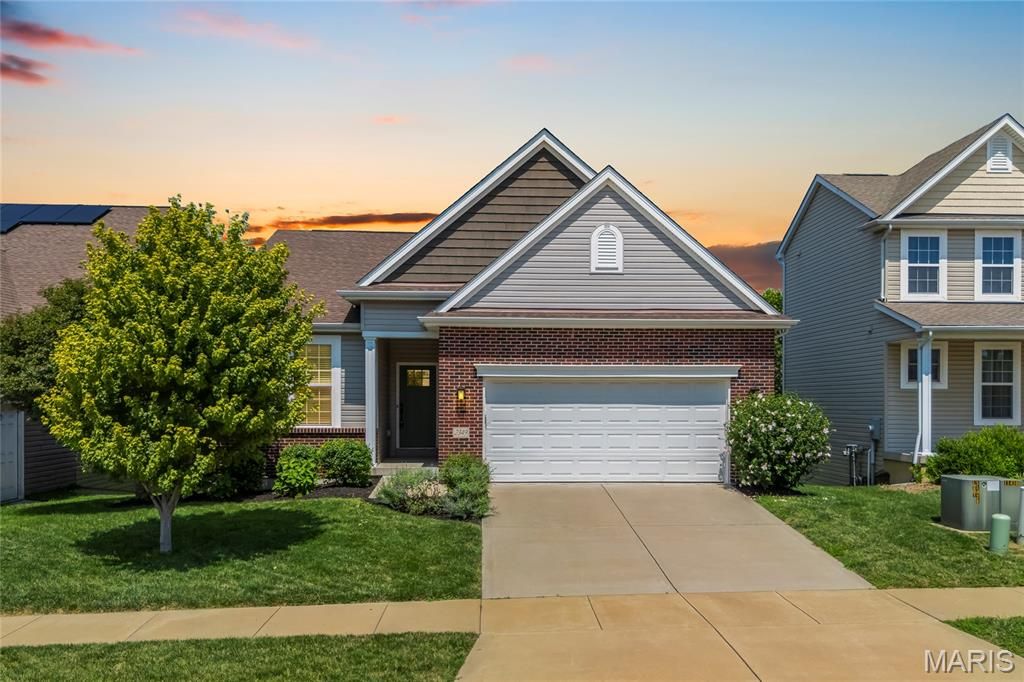 2349 Banon Drive, St Charles, MO 63301