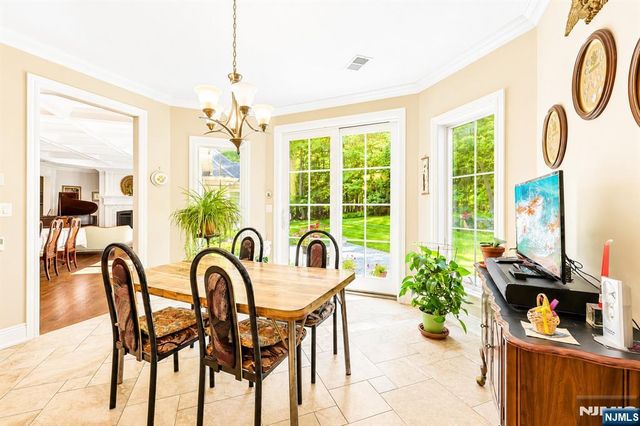 41 Wildwood Road, Saddle River, NJ 07458