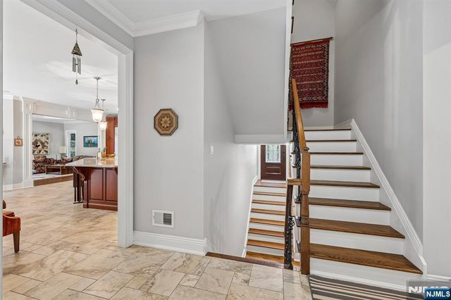 41 Wildwood Road, Saddle River, NJ 07458