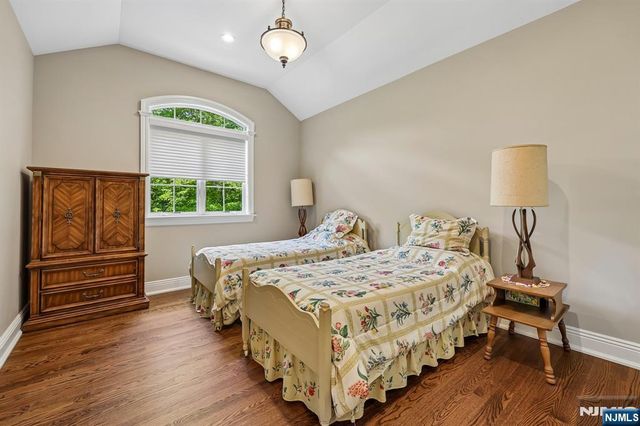 41 Wildwood Road, Saddle River, NJ 07458