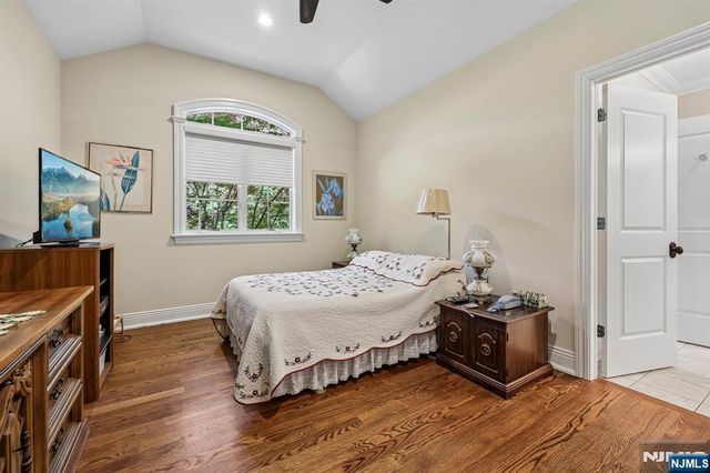 41 Wildwood Road, Saddle River, NJ 07458