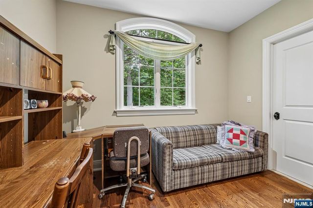 41 Wildwood Road, Saddle River, NJ 07458