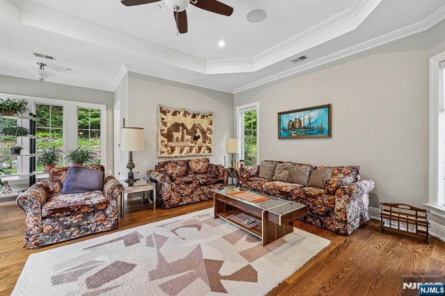 41 Wildwood Road, Saddle River, NJ 07458