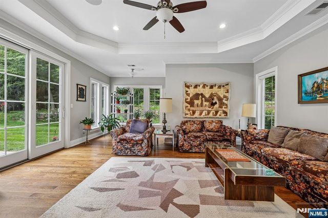 41 Wildwood Road, Saddle River, NJ 07458