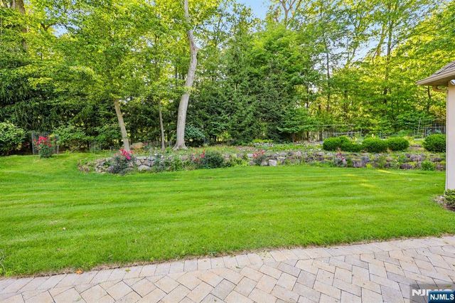 41 Wildwood Road, Saddle River, NJ 07458