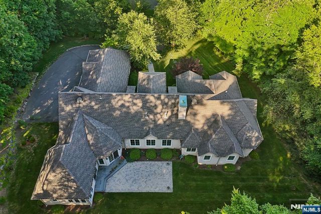 41 Wildwood Road, Saddle River, NJ 07458