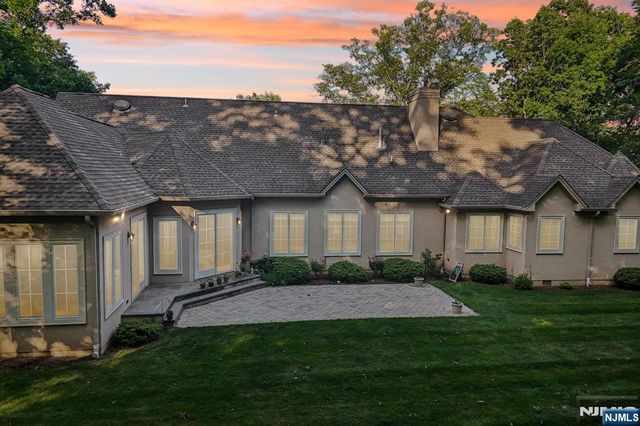 41 Wildwood Road, Saddle River, NJ 07458