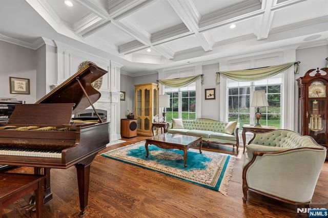41 Wildwood Road, Saddle River, NJ 07458