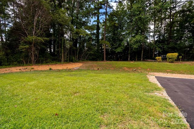 6517 Elmwood Circle, Charlotte, NC 28214