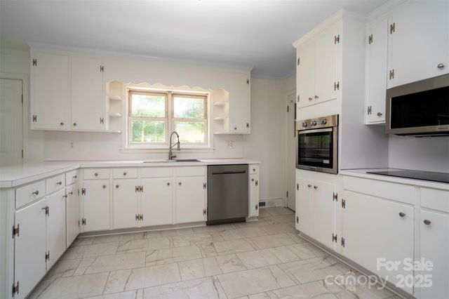 6517 Elmwood Circle, Charlotte, NC 28214