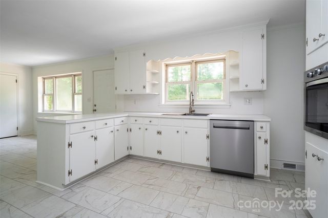 6517 Elmwood Circle, Charlotte, NC 28214