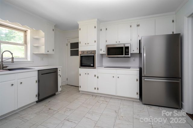 6517 Elmwood Circle, Charlotte, NC 28214