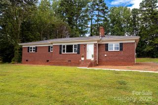 6517 Elmwood Circle, Charlotte, NC 28214