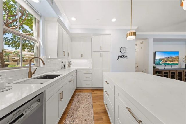 111 Chantilly, Irvine, CA 92620