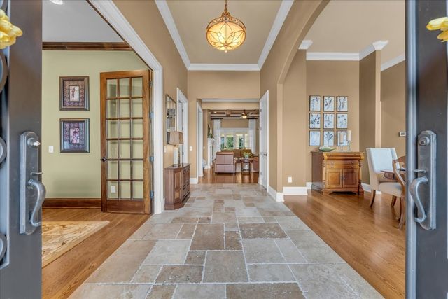 1055 Litchfield Pl, Gallatin, TN 37066