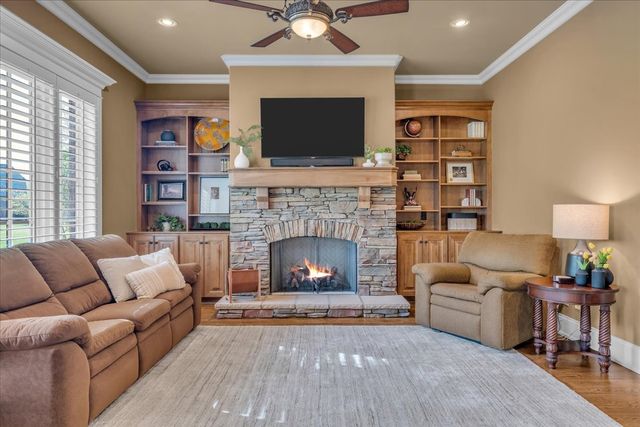 1055 Litchfield Pl, Gallatin, TN 37066