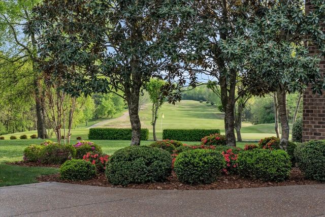 1055 Litchfield Pl, Gallatin, TN 37066
