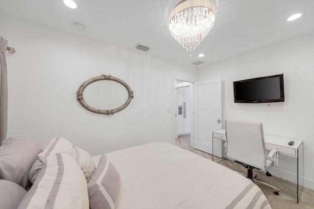 713 Forsyth Street, Boca Raton, FL 33487