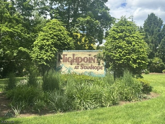 9169 Ashland Ct, Stanhope Boro, NJ 07874