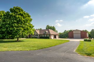 1865 North Hearthstone Lane, Strafford, MO 65757