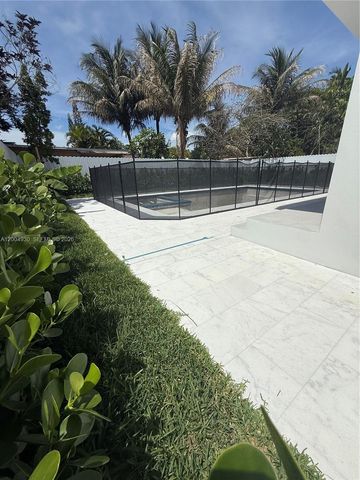 6449 SW 28th St, Miami, FL 33155