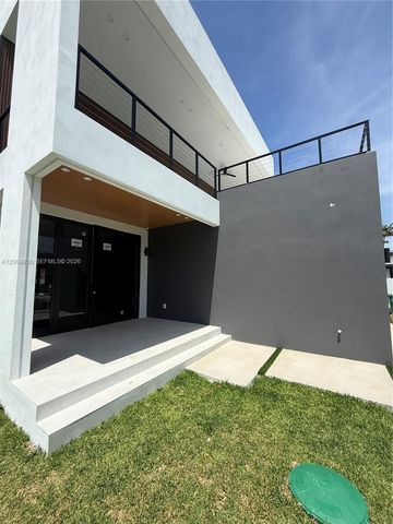 6449 SW 28th St, Miami, FL 33155