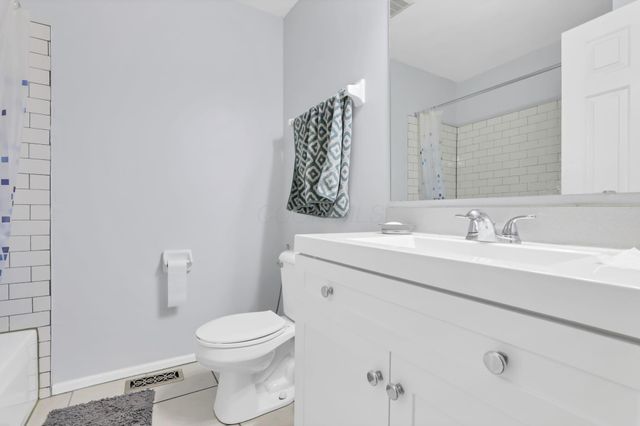 5785 Albany Green, Westerville, OH 43081