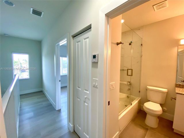 5860 Lincoln 5860, Hollywood, FL 33021