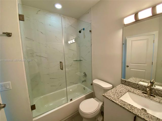 5860 Lincoln 5860, Hollywood, FL 33021