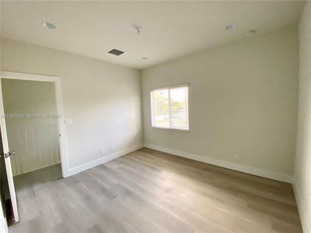 5860 Lincoln 5860, Hollywood, FL 33021