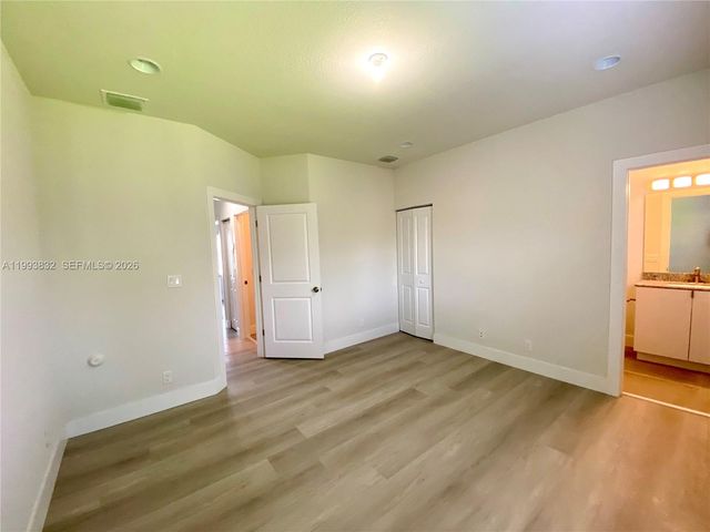 5860 Lincoln 5860, Hollywood, FL 33021