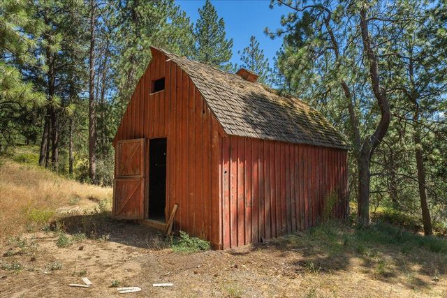 6903 E 42nd Ave, Spokane, WA 99223