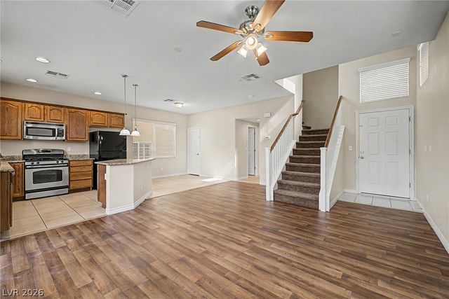 10560 LAURELWOOD LAKE Avenue, Las Vegas, NV 89166