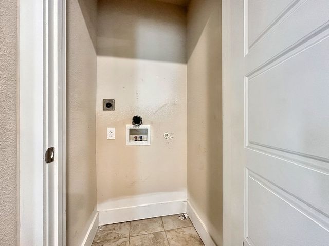 3908 Ashton Drive, Sanger, TX 76266