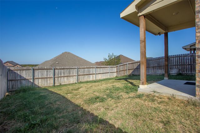 3908 Ashton Drive, Sanger, TX 76266