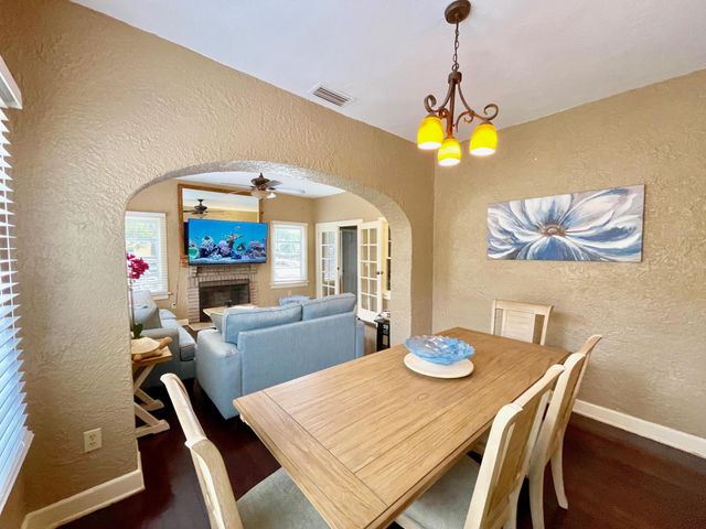 5555 Garden Avenue House, West Palm Beach, FL 33405