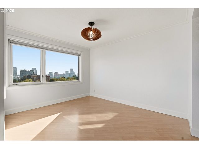 2211 Sw PARK Pl 702, Portland, OR 97205