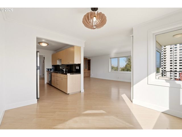 2211 Sw PARK Pl 702, Portland, OR 97205