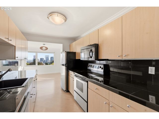 2211 Sw PARK Pl 702, Portland, OR 97205