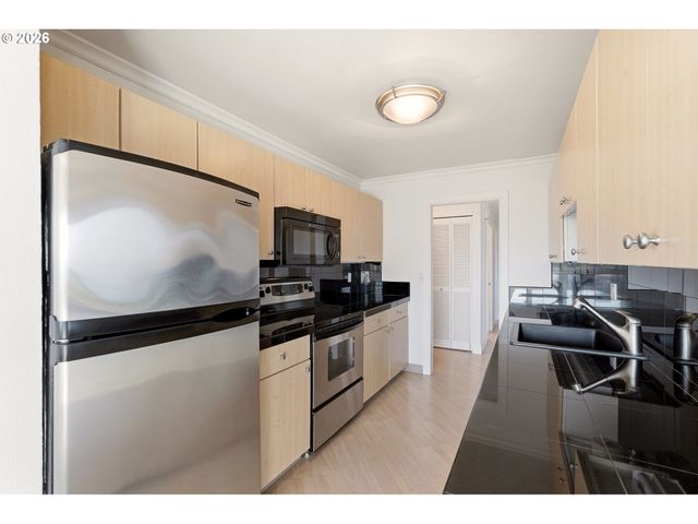 2211 Sw PARK Pl 702, Portland, OR 97205