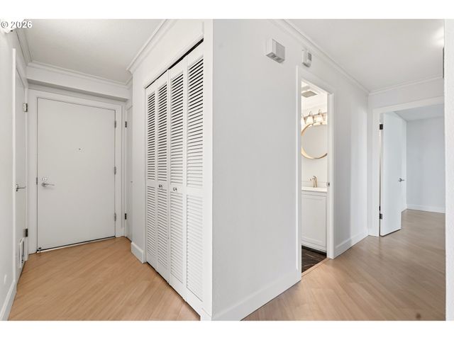 2211 Sw PARK Pl 702, Portland, OR 97205